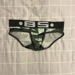 BS briefs medium